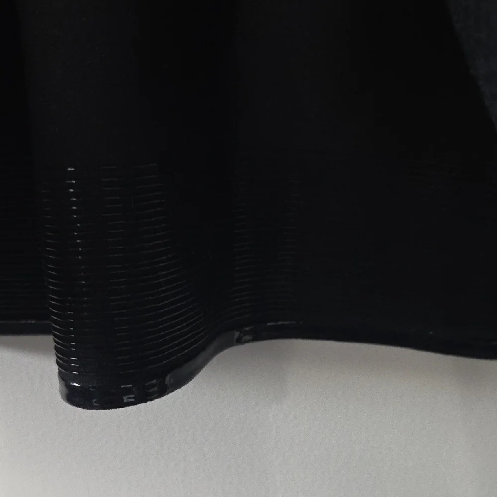 Ruby Ribbon Black Top - Picture 5 of 6